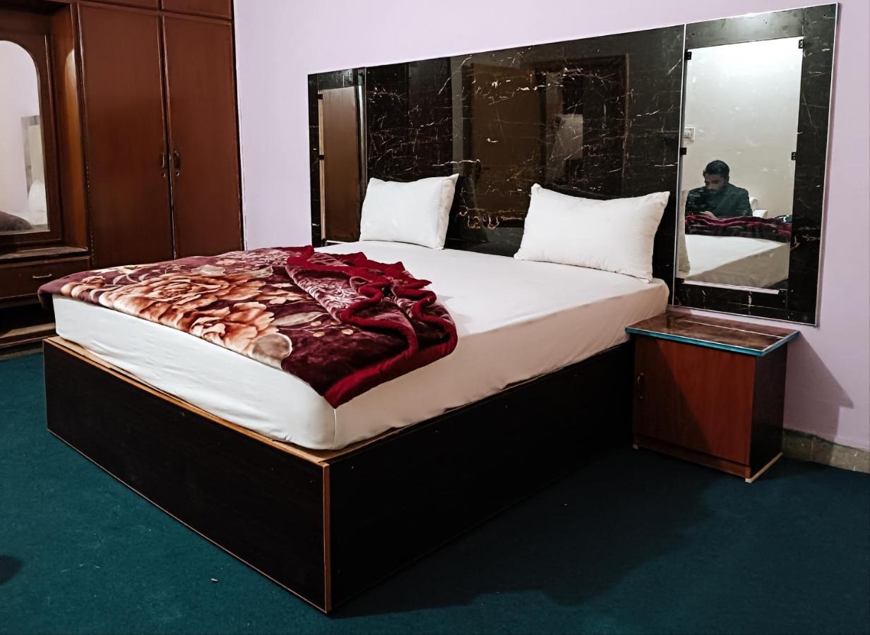 Hotel Moon Light View Lahore Buitenkant foto